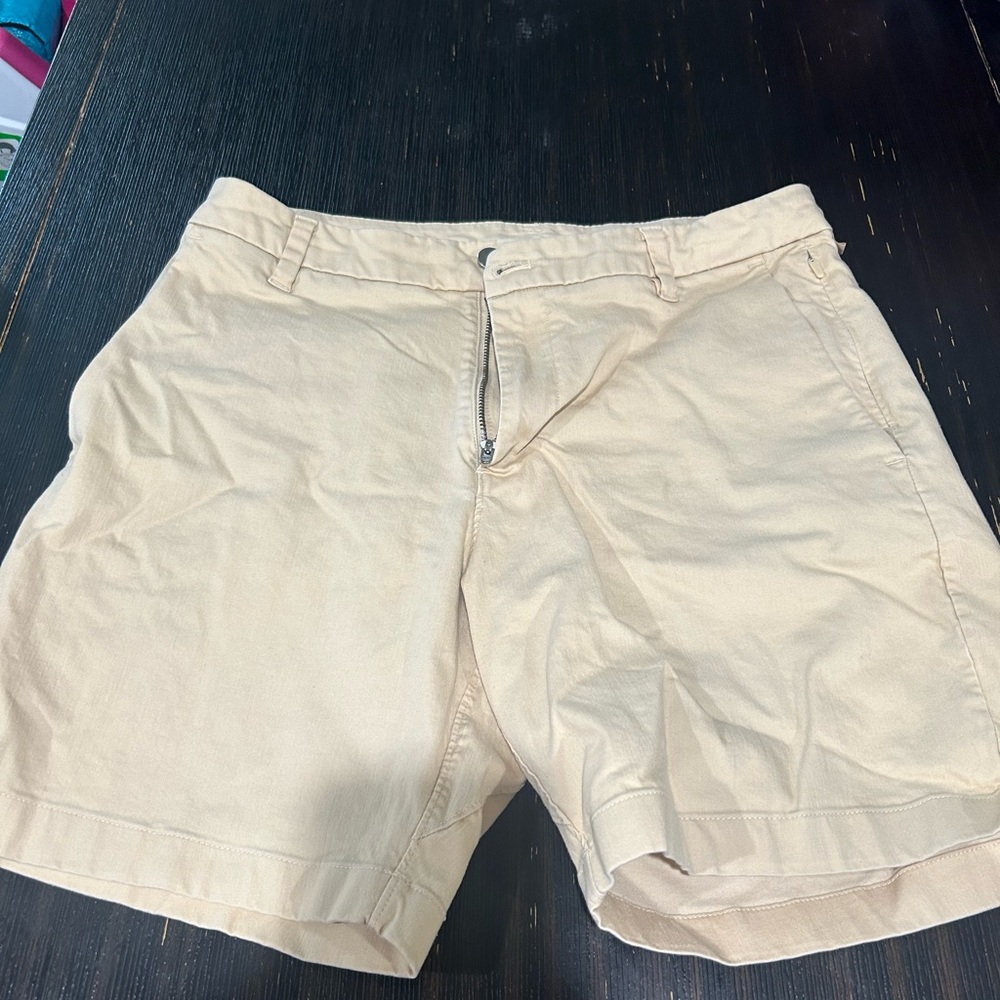 lululemon athletica Men's Beige Flat Front Shorts